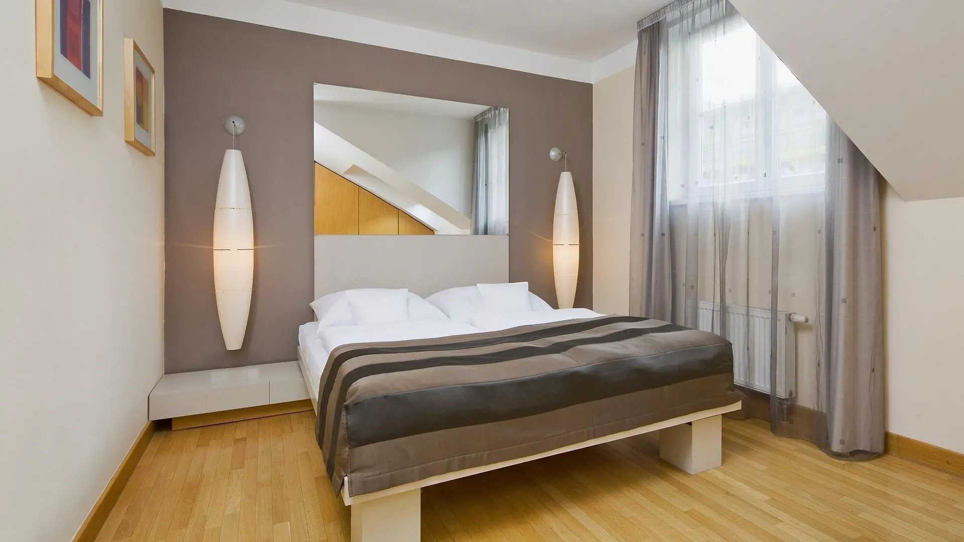 **** Apartahotel Mamaison Residence Belgická Praga República Checa