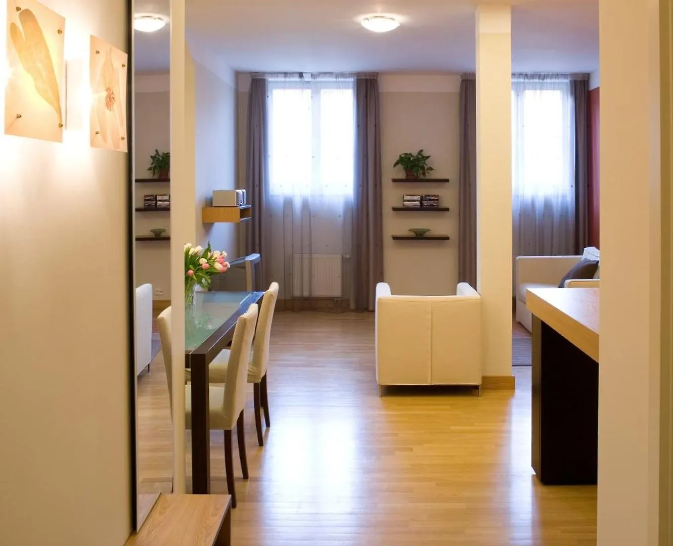 Mamaison Residence Belgická Praga 4*,